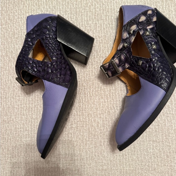 John Fluevog Lavender and Black Heels - Picture 4 of 5